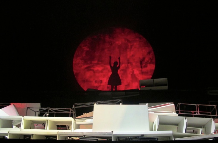 41 Roger Waters The Wall Sydney 2012-02-14.jpg